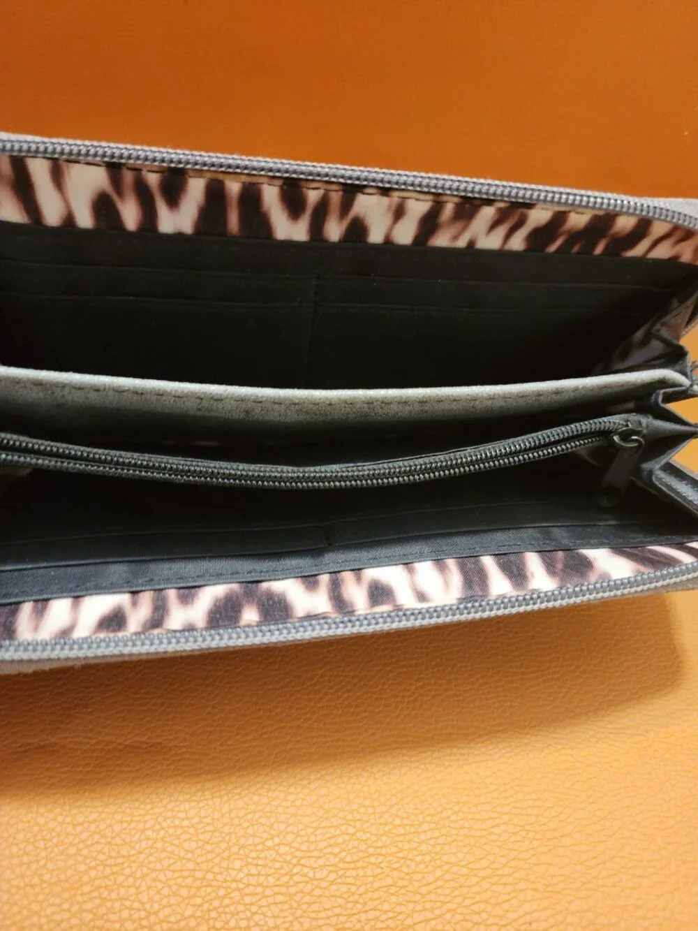 NICOLE MILLER NEW YORK ZIP AROUND WALLET - WILL FIT A 7